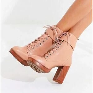 URBAN OUTFITTERS Kennedy Heeled Lace Up Boot Pink/Beige Sz 8